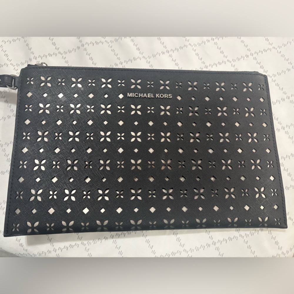 MICHAEL Michael Kors Black Cutout Wallet